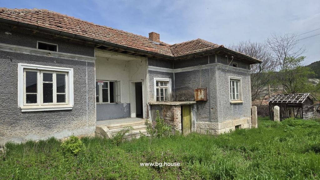 Property photo 3 of 66 Side Perspective Of The Bulgarian House With Visible Windows, Tiled Roof, And Garden Space