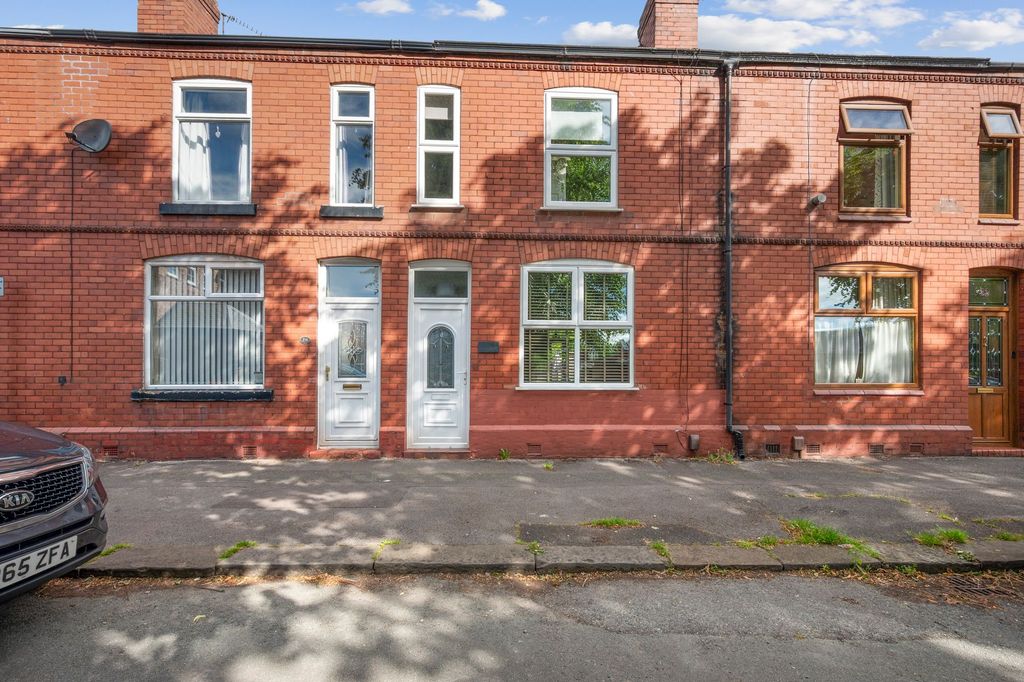 Property photo 1 of 18