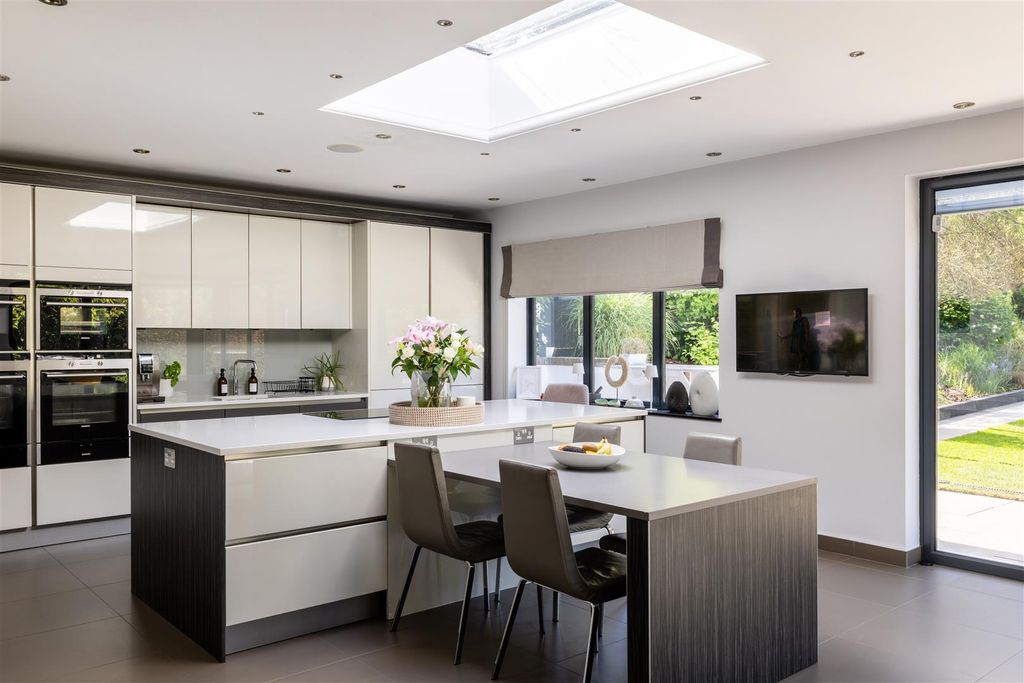 Additional image 9 of 5 bed detached house for saleRingley Park Avenue, Reigate RH2