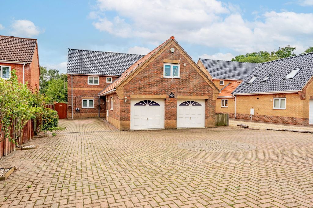 Property photo 1 of 26