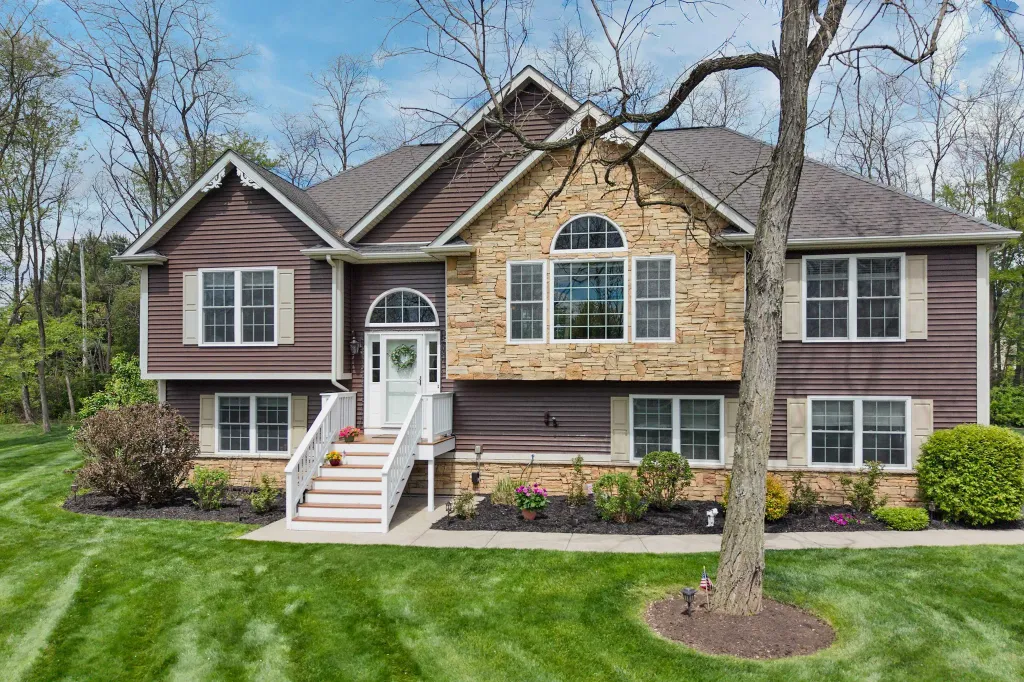 Property photo 1 of 30