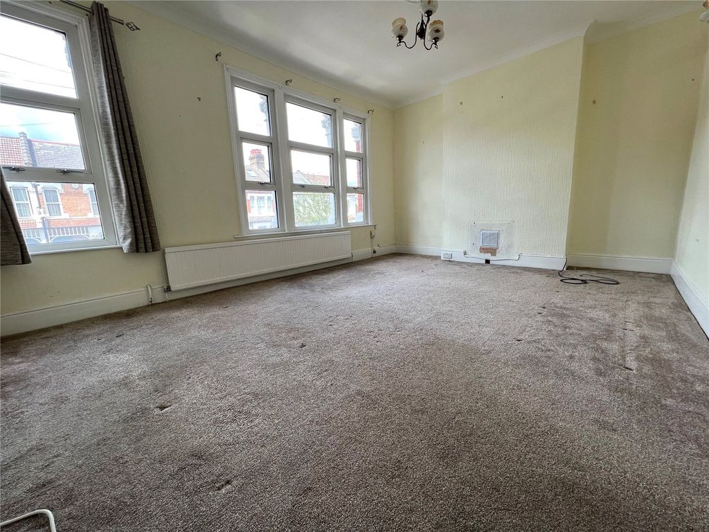 Property photo 3 of 10 Picture No. 14