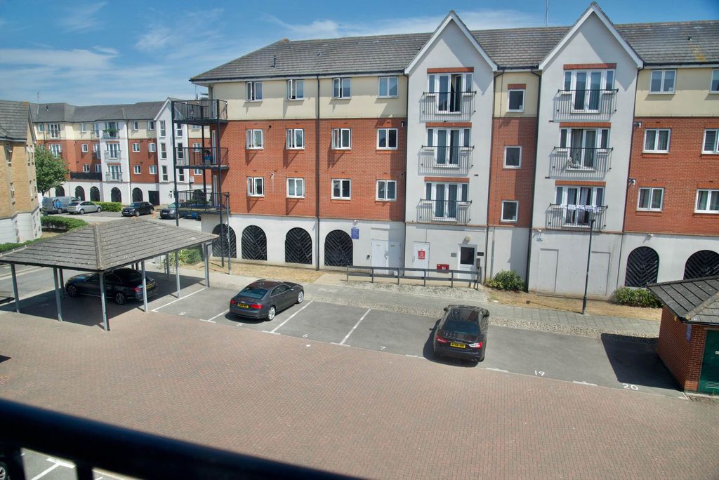 Property photo 2 of 13