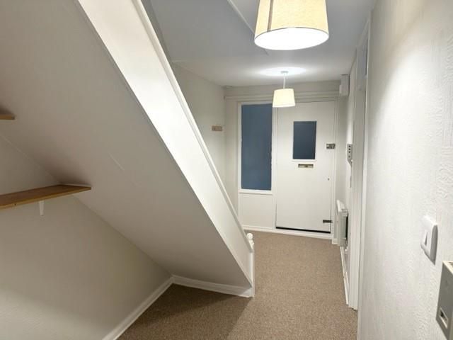 Property photo 3 of 14 Hallway