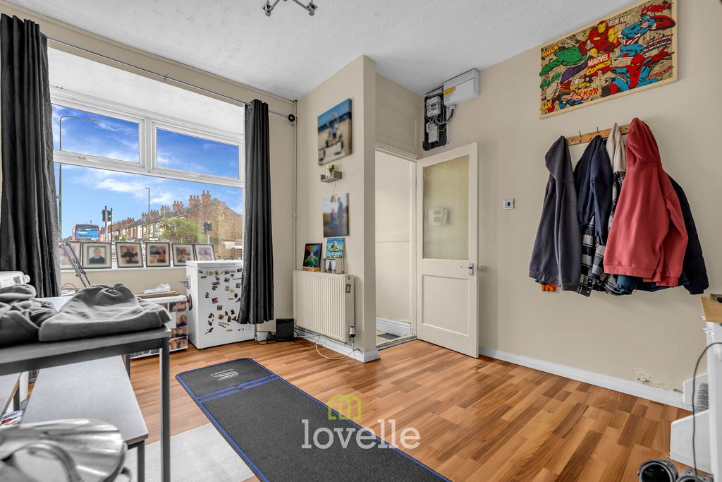 Property photo 2 of 13