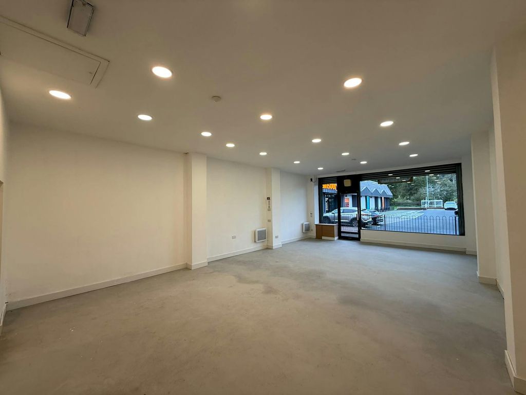 Property photo 3 of 12 Internal