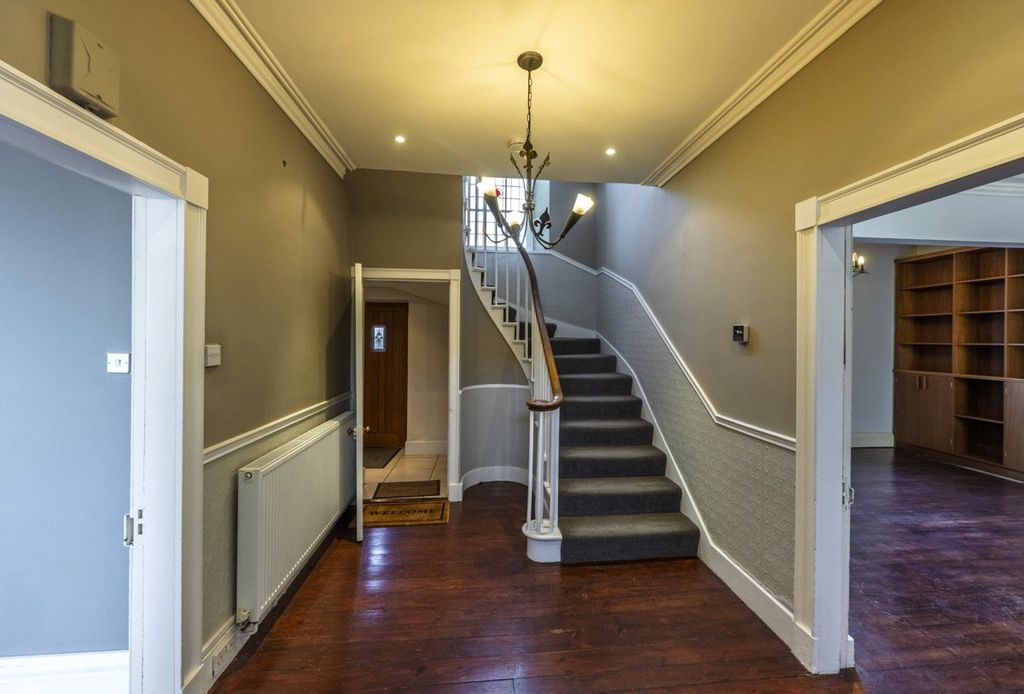 Property photo 3 of 13 Entrance Hallway