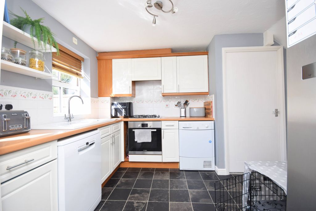 Property photo 3 of 14