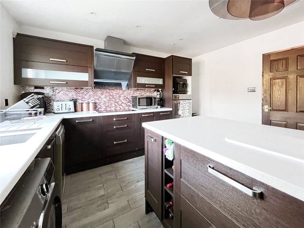 Property photo 3 of 18 Picture No. 26