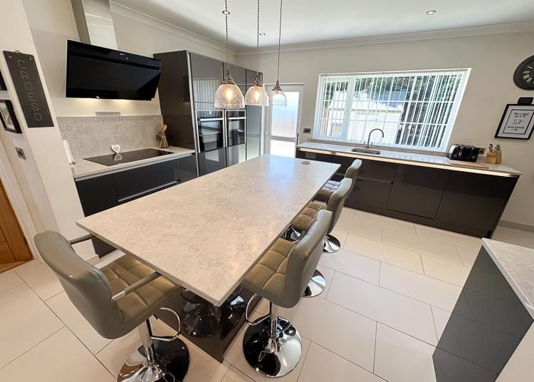Property photo 2 of 31 Kitchen / Dining Room