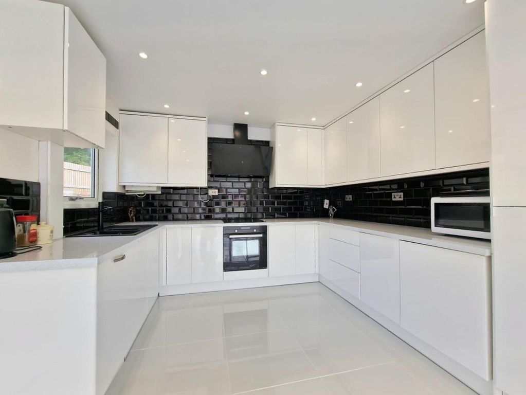 Property photo 2 of 12 14.Jpg