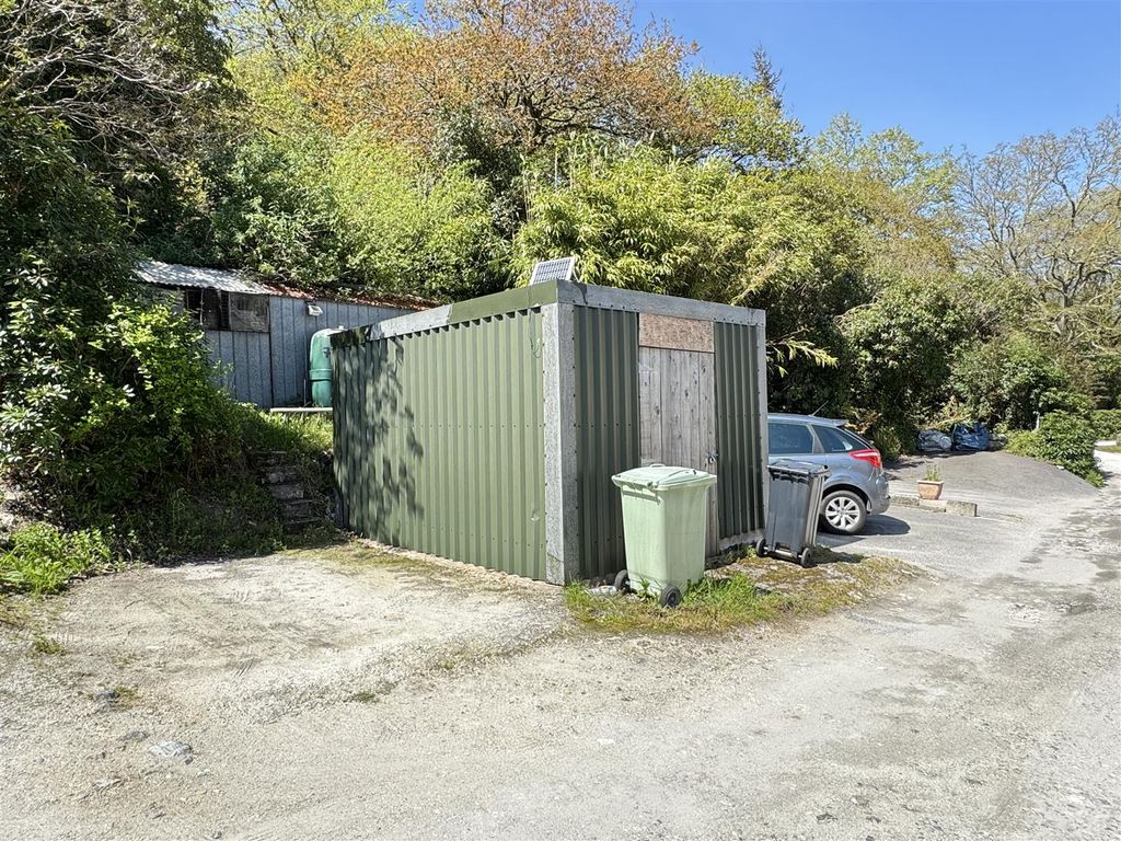 Property photo 3 of 21 Outside