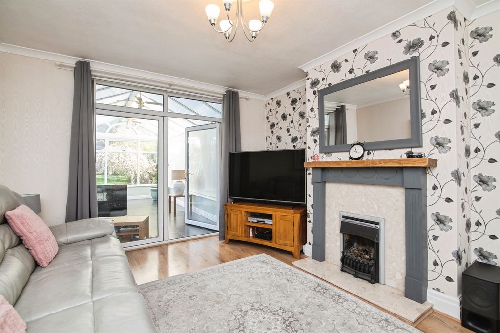 Property photo 2 of 23