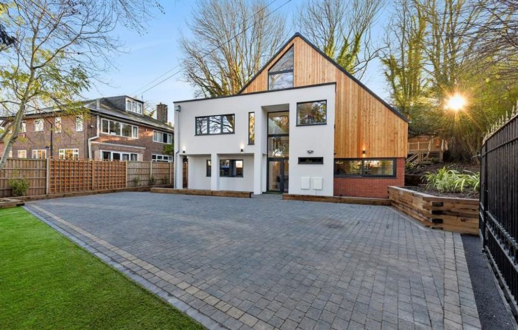Property photo 1 of 22