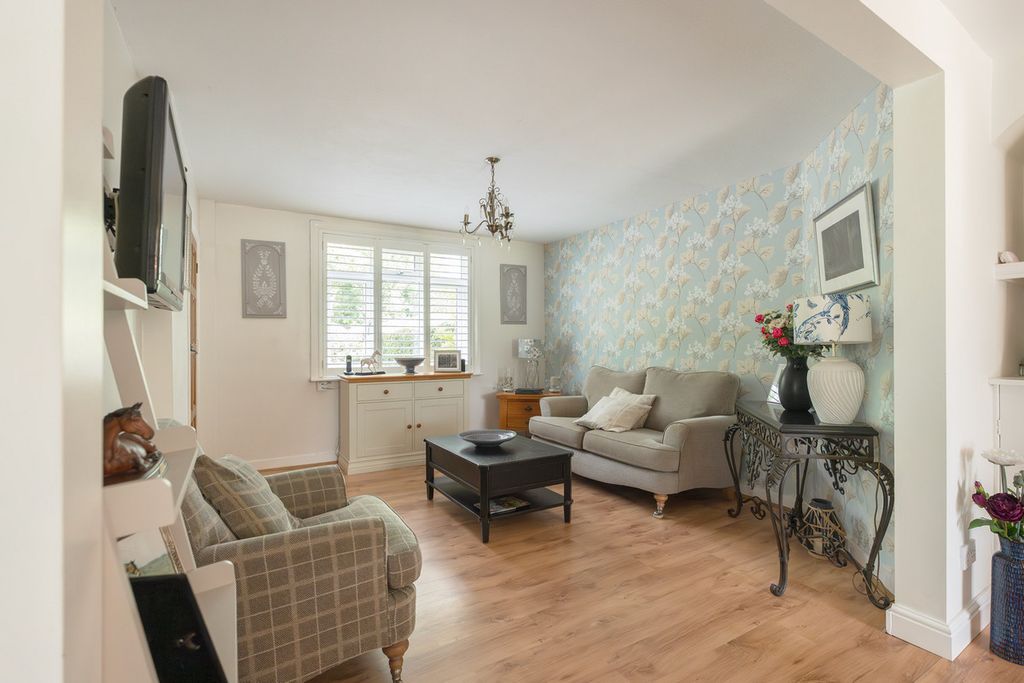 Property photo 3 of 16