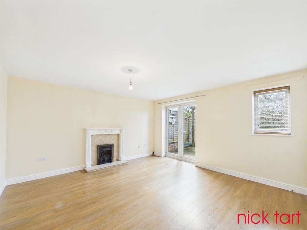 Property photo 3 of 8 Photo 3