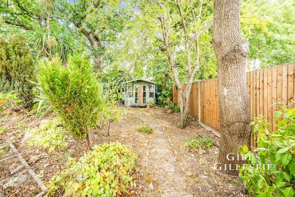 Property photo 2 of 11 Photo