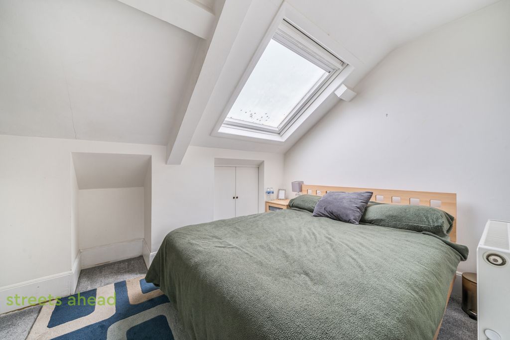 Property photo 2 of 14 41A3ee19-F2E0-4Bd...