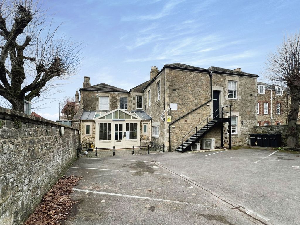 Property photo 3 of 6 Photo202302241342001677259846192