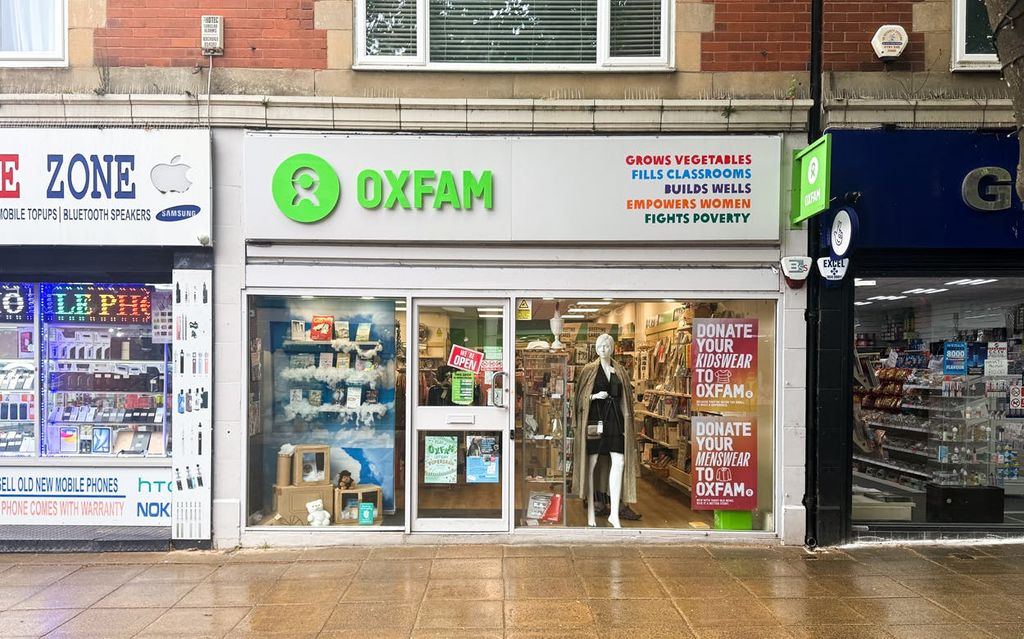 Property photo 1 of 6 32-School-Lane_Retail-Unit-For-Sale_0000S_0000S_0000_Layer-21.Png