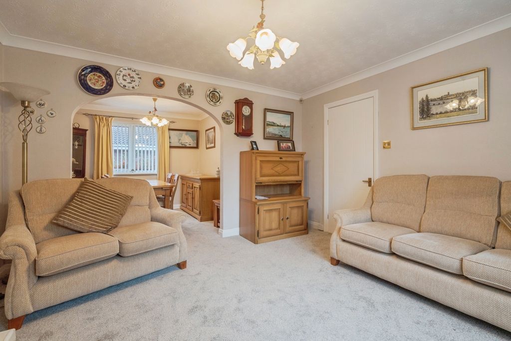 Property photo 3 of 17 Photo