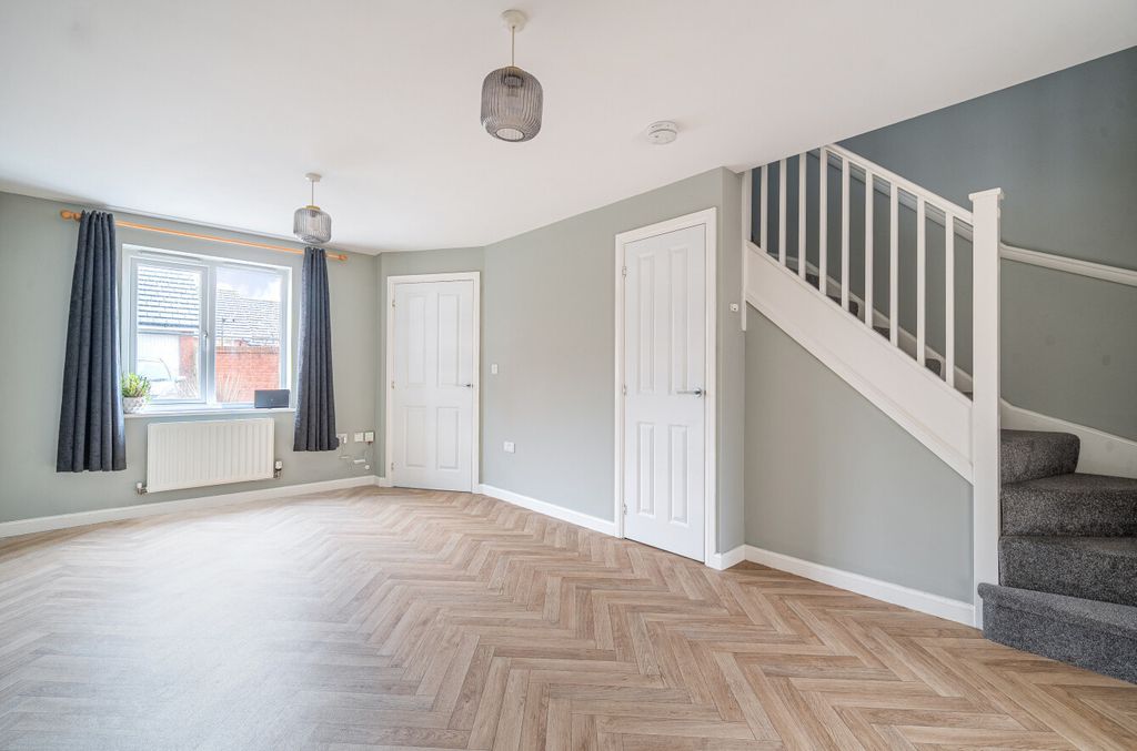 Property photo 2 of 16 Recpetion Room