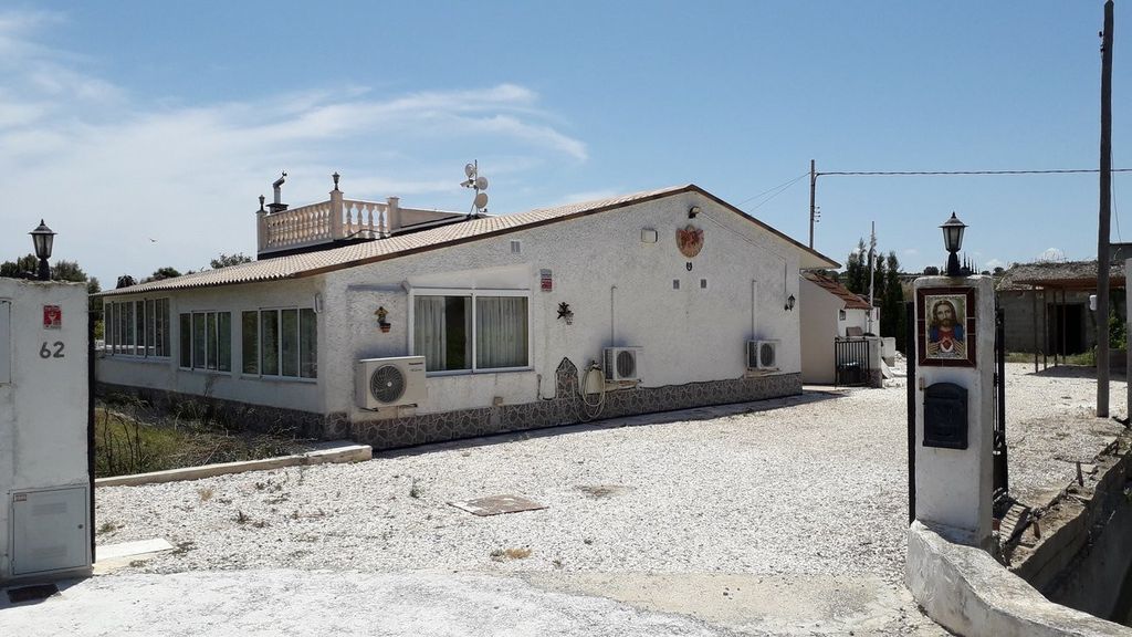 Property photo 1 of 50