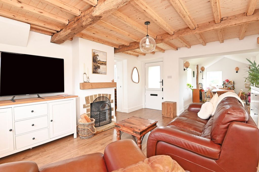 Property photo 2 of 35