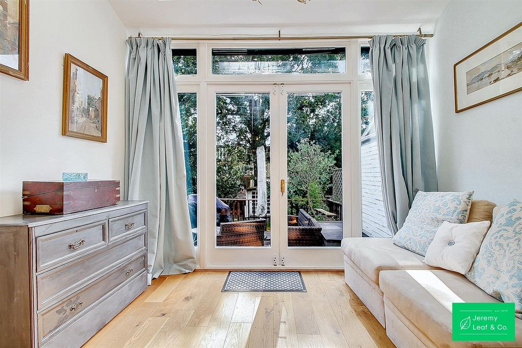 Property photo 3 of 24