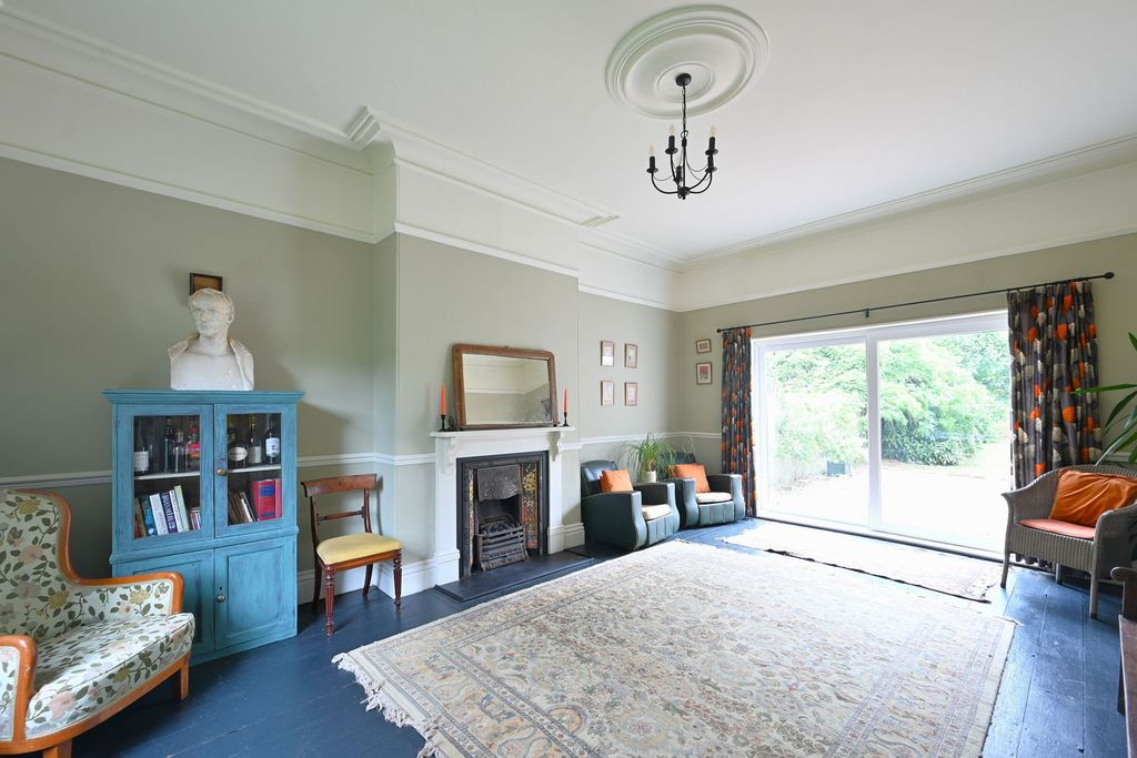 Property photo 2 of 36