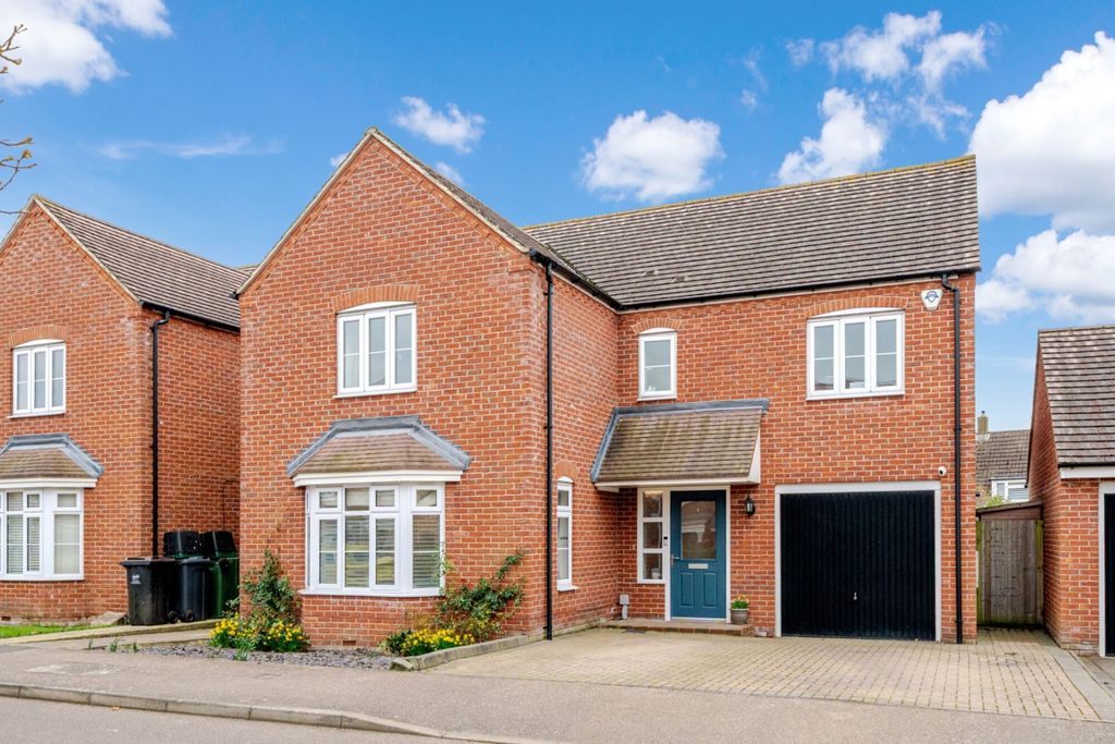 Property photo 1 of 17 External