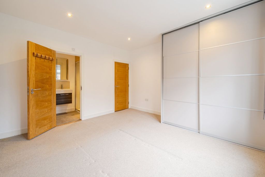 Property photo 3 of 11 Picture No. 10