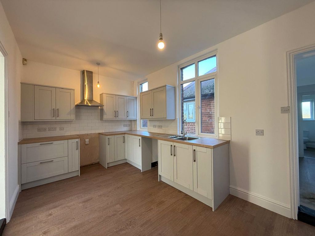 Property photo 2 of 14 Picture No. 17