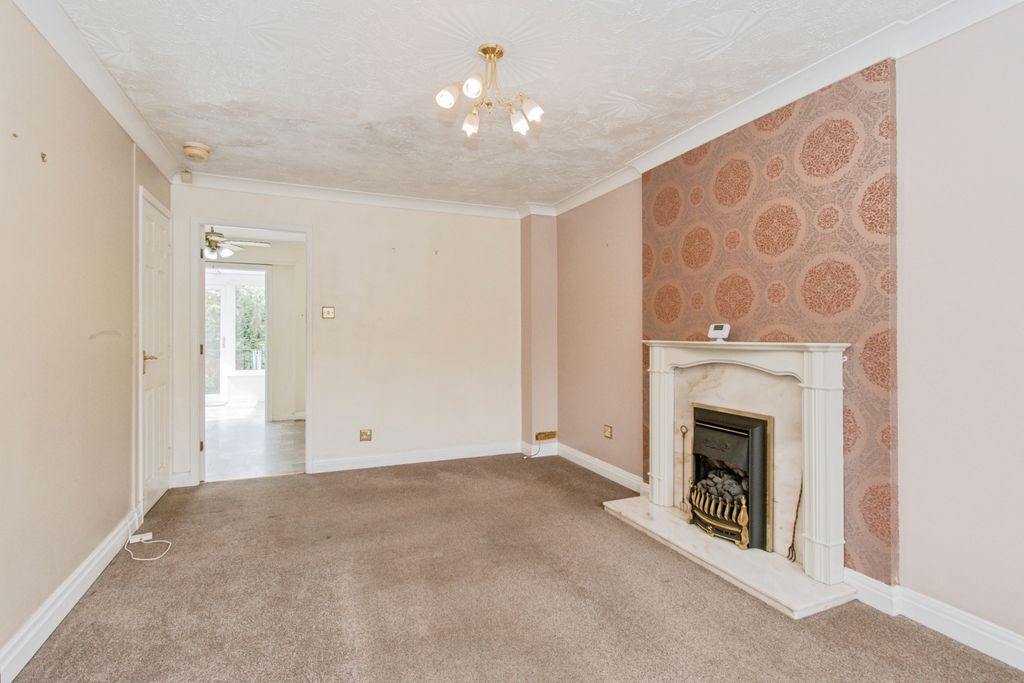 Property photo 3 of 15