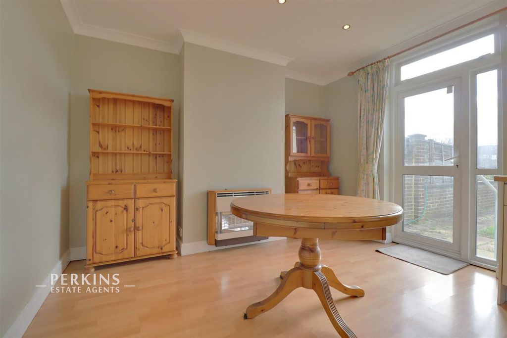 Property photo 2 of 8 Kitchen.Jpg