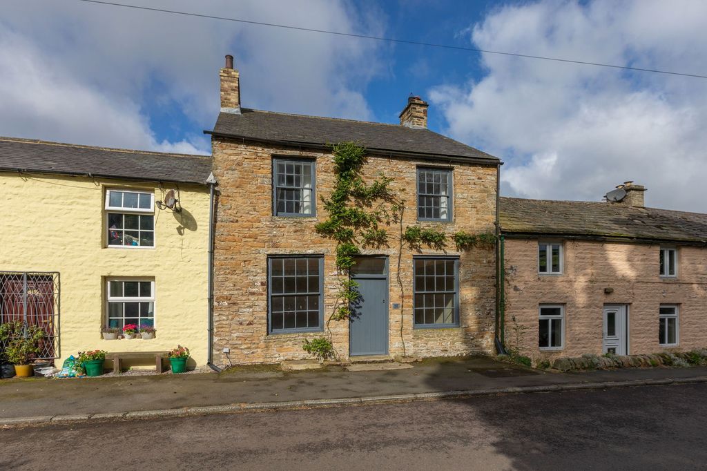 Property photo 1 of 27