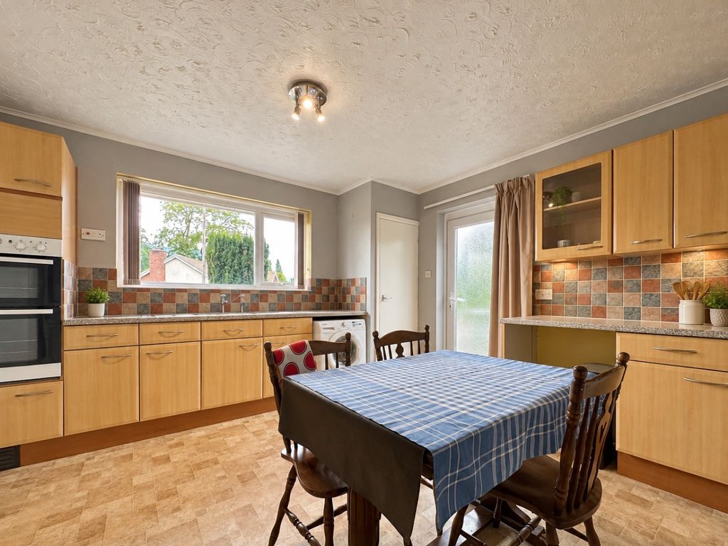 Property photo 3 of 17 5597005