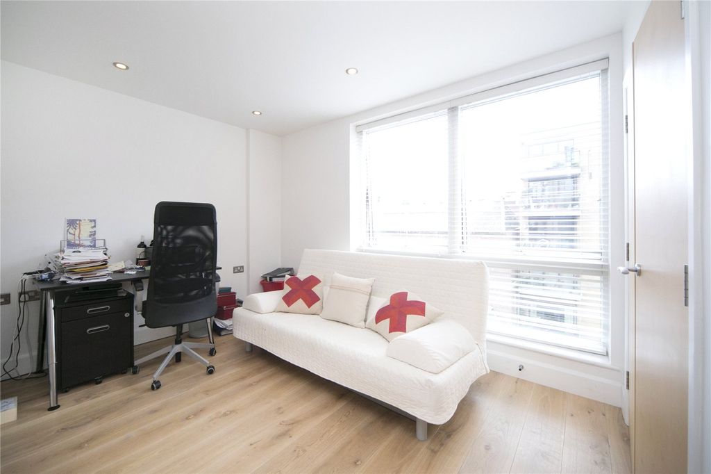 Property photo 3 of 14 Bedroom