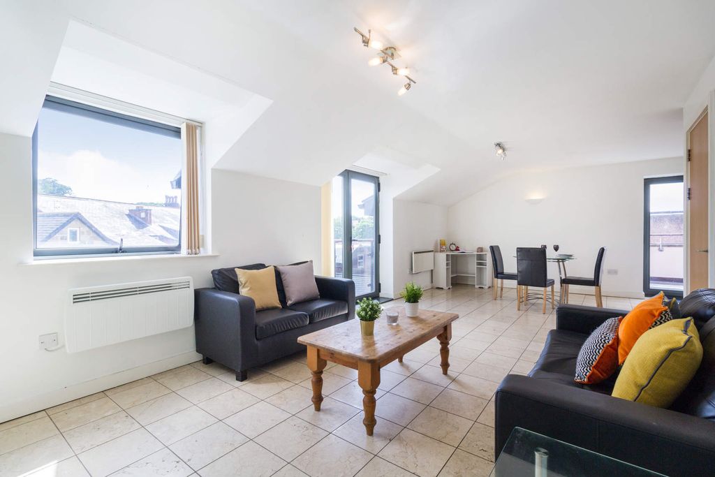 Property photo 2 of 13 Property Photo