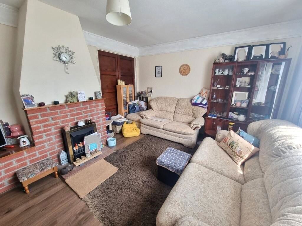 Property photo 3 of 12