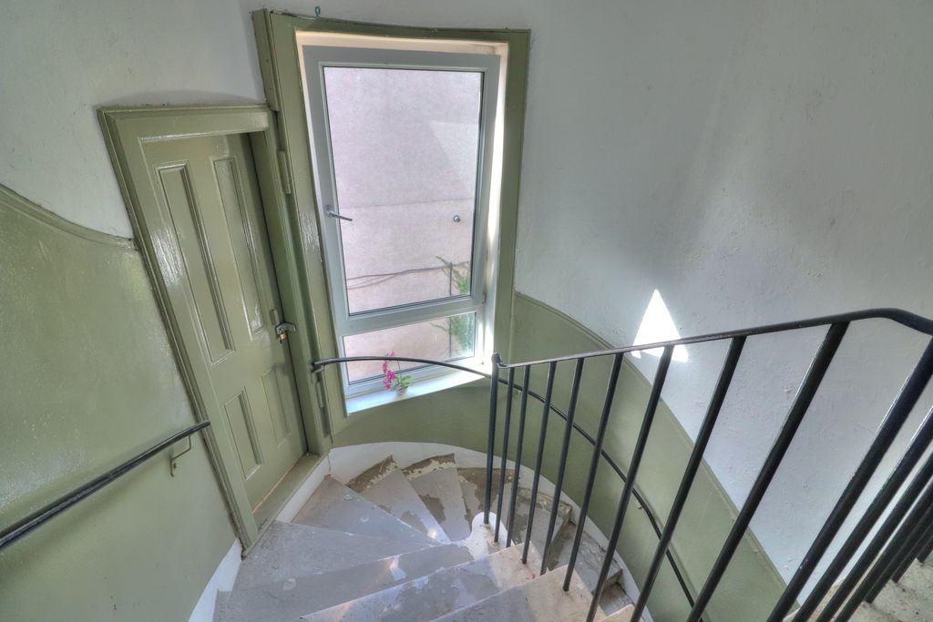 Property photo 3 of 8 Img_4405_6_7