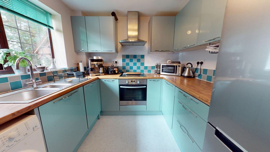 Property photo 3 of 13 Kitchen