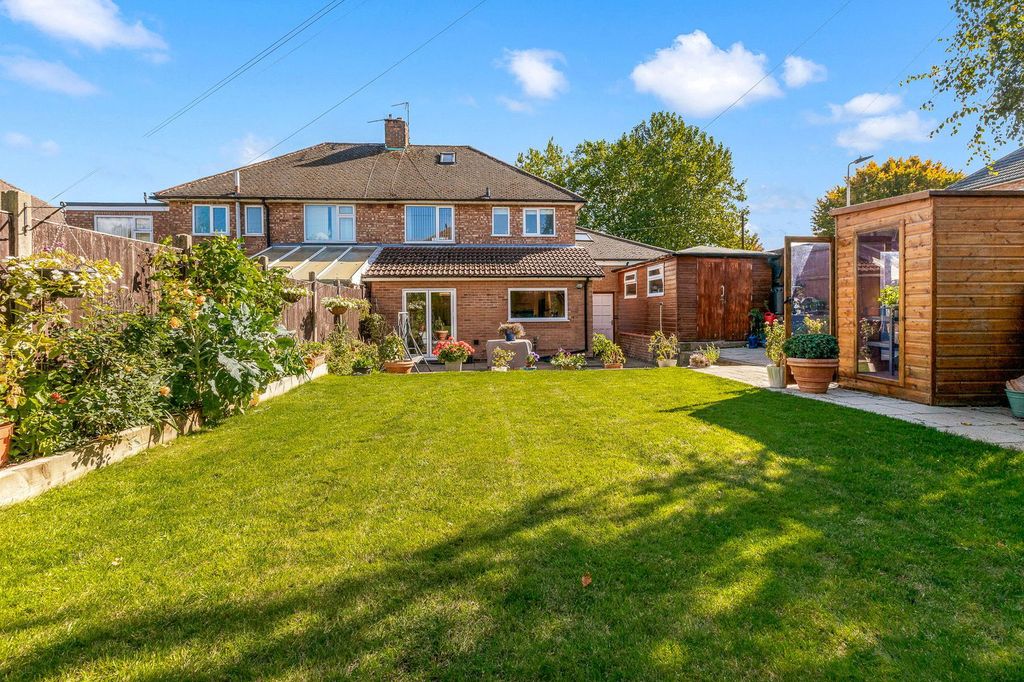 Property photo 2 of 20