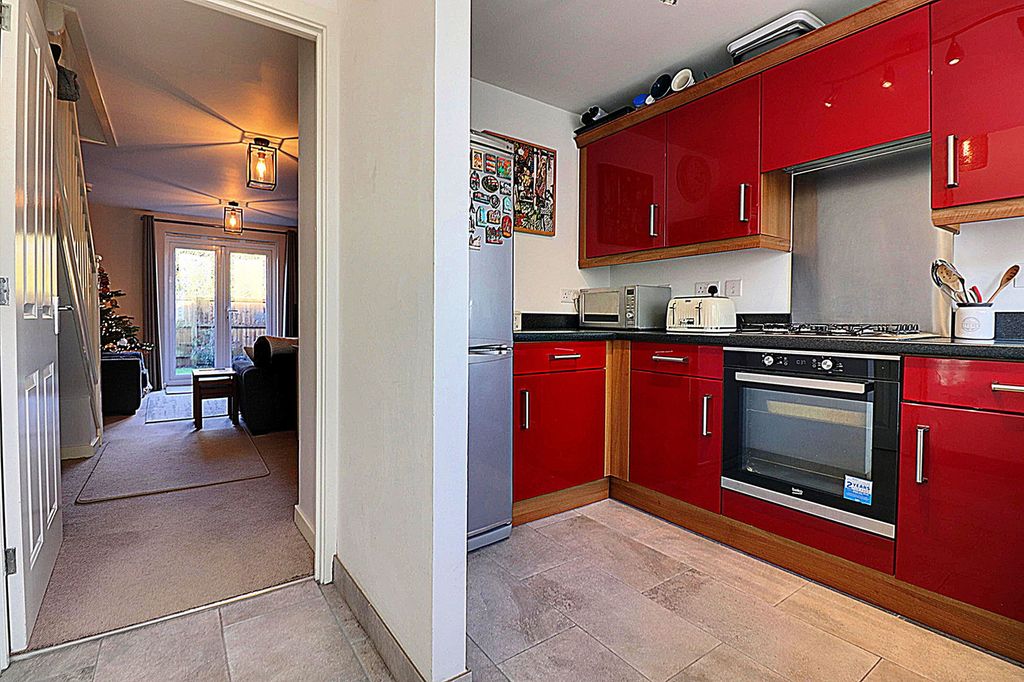 Property photo 2 of 17