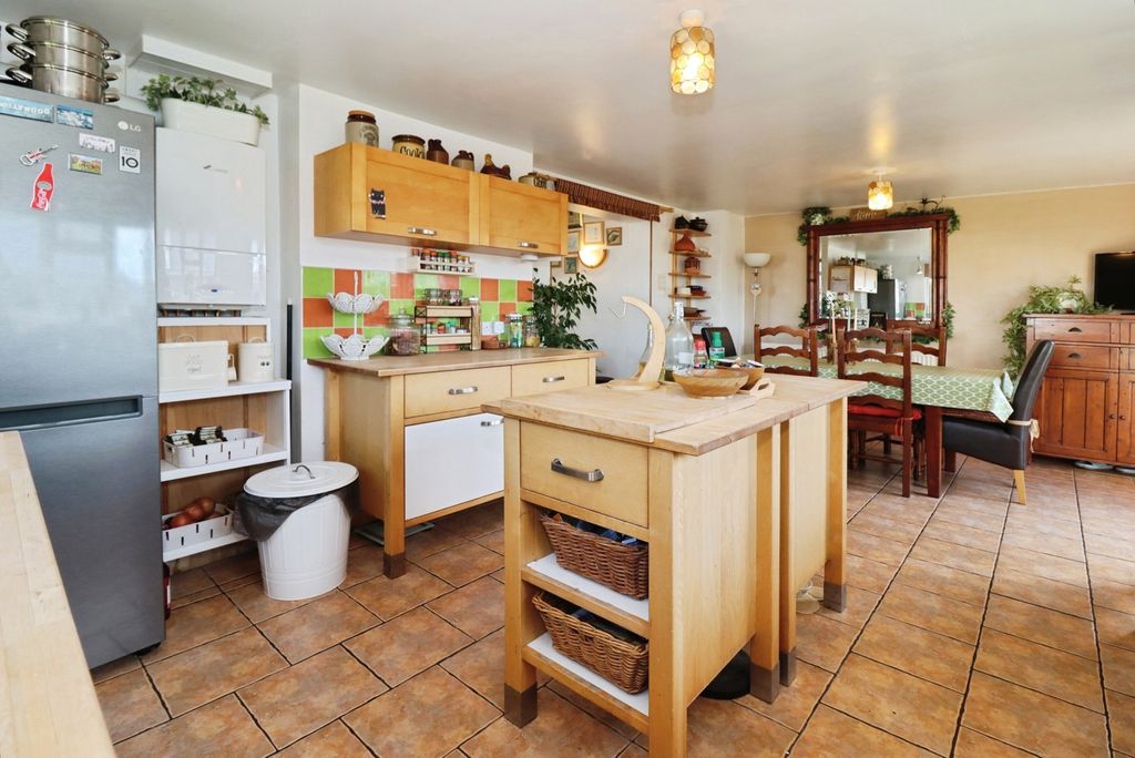 Property photo 3 of 22 Pbox-Img.Jpg