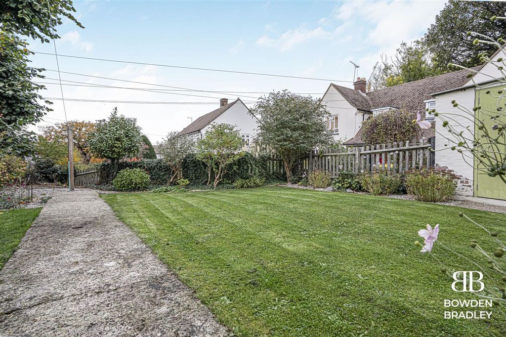 Property photo 2 of 15 Garden