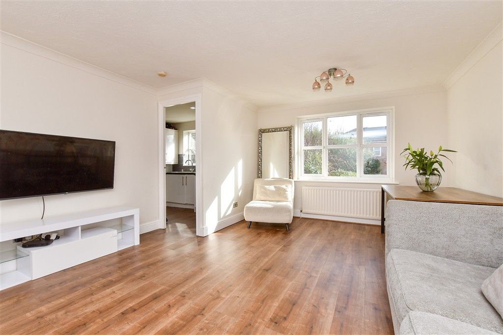 Property photo 3 of 11 Lounge/Diner