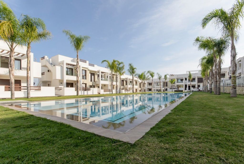 Property photo 1 of 32 Bungalow In Torrevieja N6471