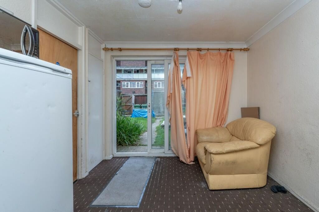 Property photo 2 of 4