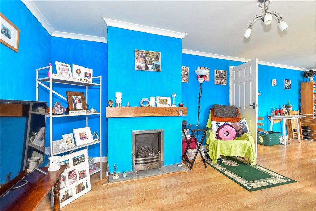 Property photo 3 of 8 Lounge/Diner